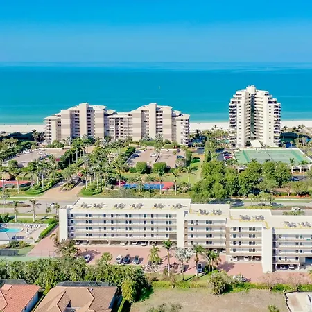 Top Floor 2 Bed Condo I Close Walk To Beach